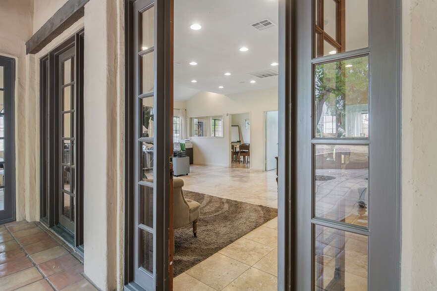 More Photos Of 51370 Avenida Bermudas, La Quinta Office Residential For Sale