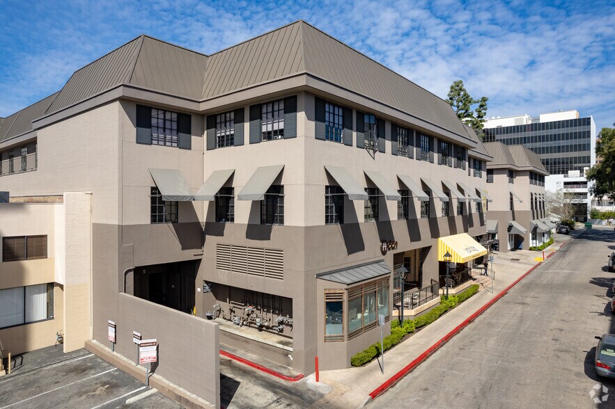 More Photos Of 140-146 S Lake Ave, Pasadena Office For Lease