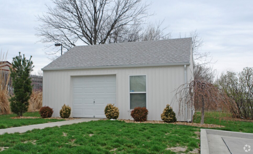 More Photos Of 1101 W Us-40 Hwy, Blue Springs Office For Lease