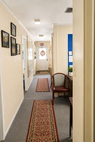 More Photos Of 7230 SE US Highway 301, Hawthorne Office For Sale