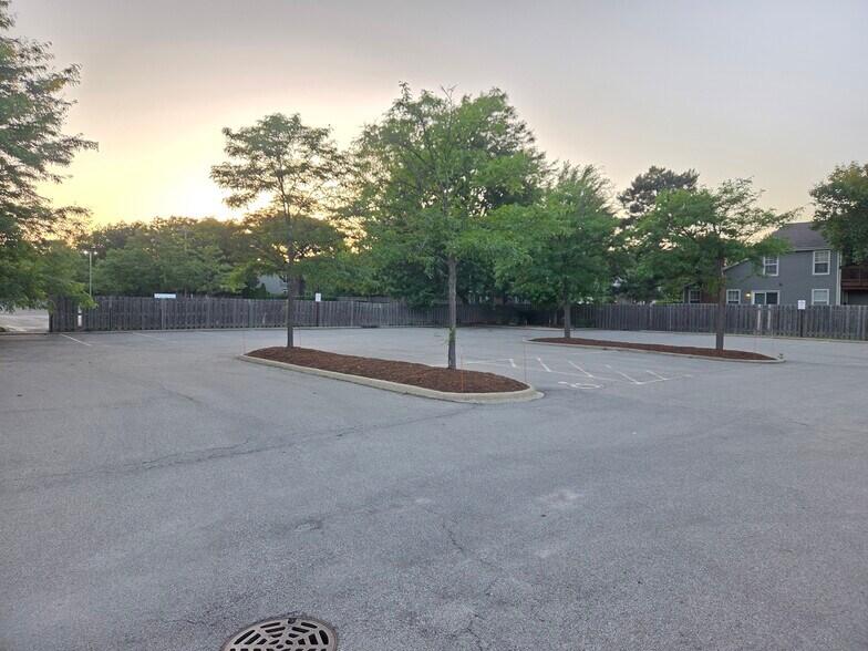 More Photos Of 1628 Central Rd, Arlington Heights Medical For Sale