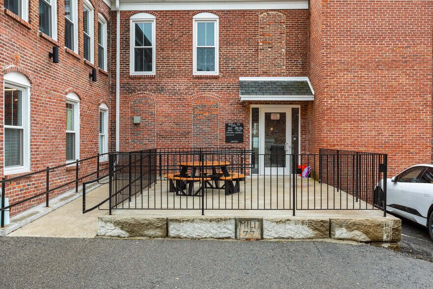 Primary Photo Of 77 Elm St, Amesbury Loft Creative Space For Lease