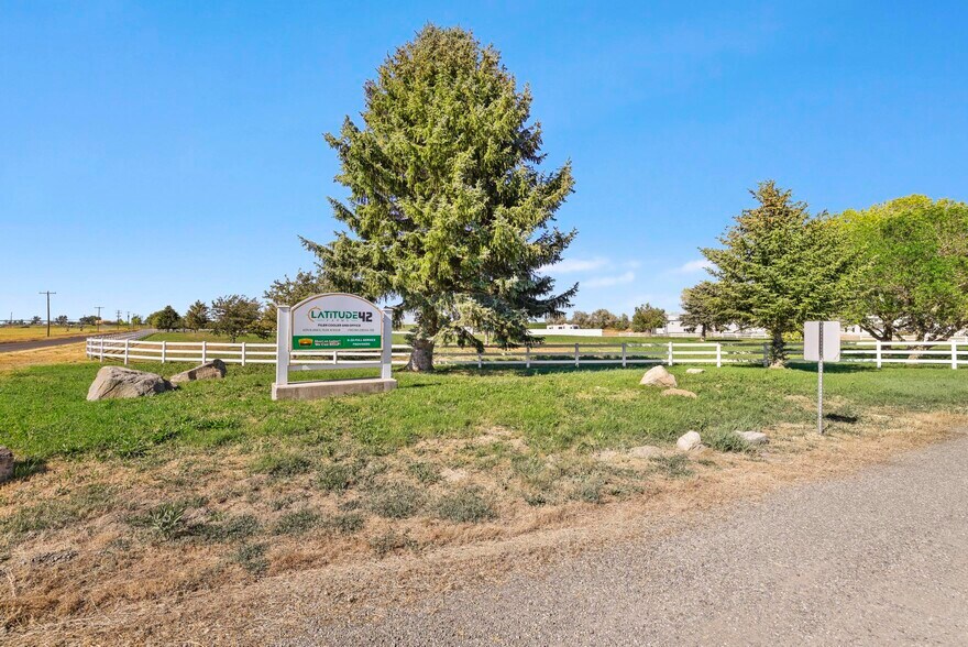 More Photos Of 4074 N 2000 E, Filer Warehouse For Sale