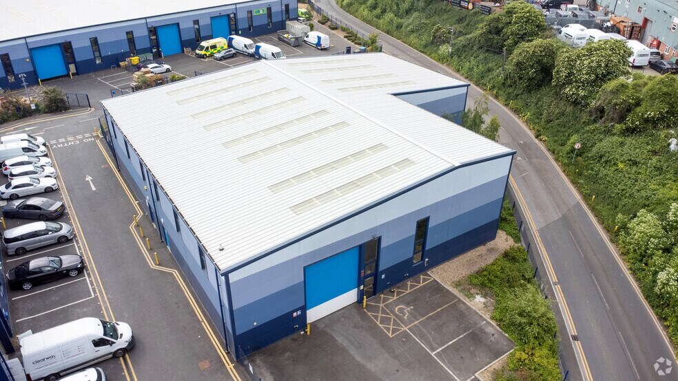 More Photos Of 13 Creek Way, Rainham Warehouse For Lease