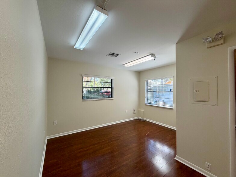 More Photos Of 2027 Manatee Ave, Bradenton Loft Creative Space For Lease