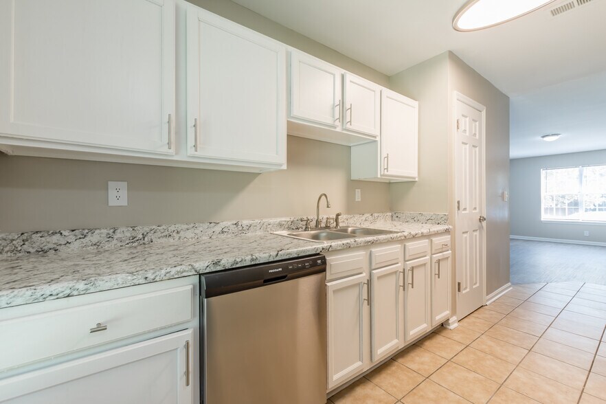 More Photos Of 8373 Thomas Rd, Jonesboro Apartments For Sale