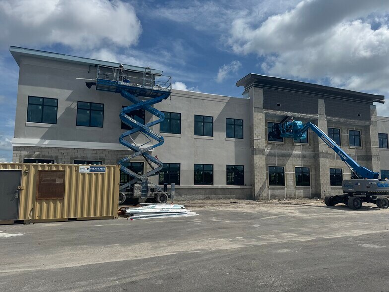 More Photos Of 11530 SW Village Pky, Port Saint Lucie Medical For Lease