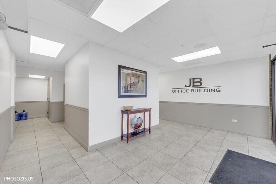 More Photos Of 5097 N Elston Ave, Chicago Medical For Sale