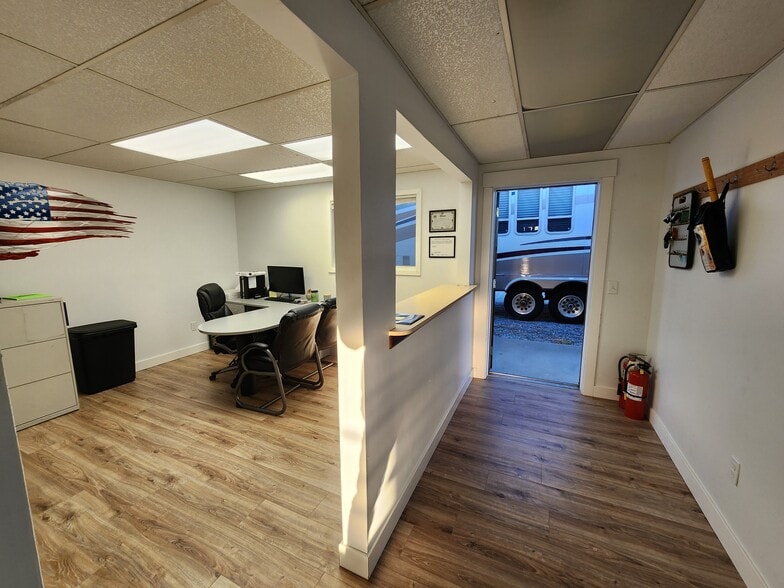 More Photos Of 1419 Wayne St, Celina Warehouse For Sale