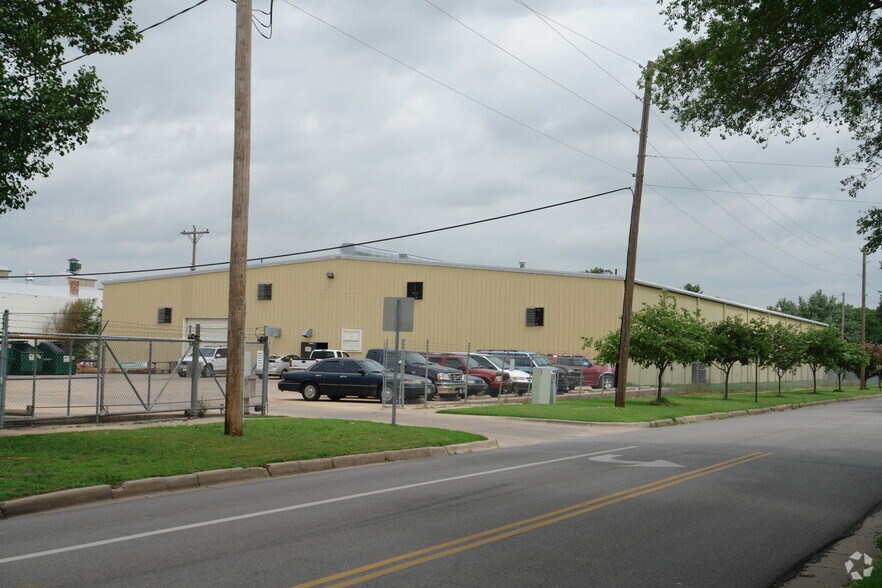 More Photos Of 1802-1814 W 2nd St N, Wichita Warehouse For Sale