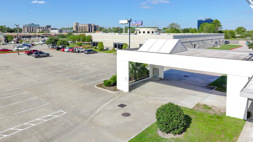 More Photos Of 845 Cypress Creek Pky, Houston Medical For Sale