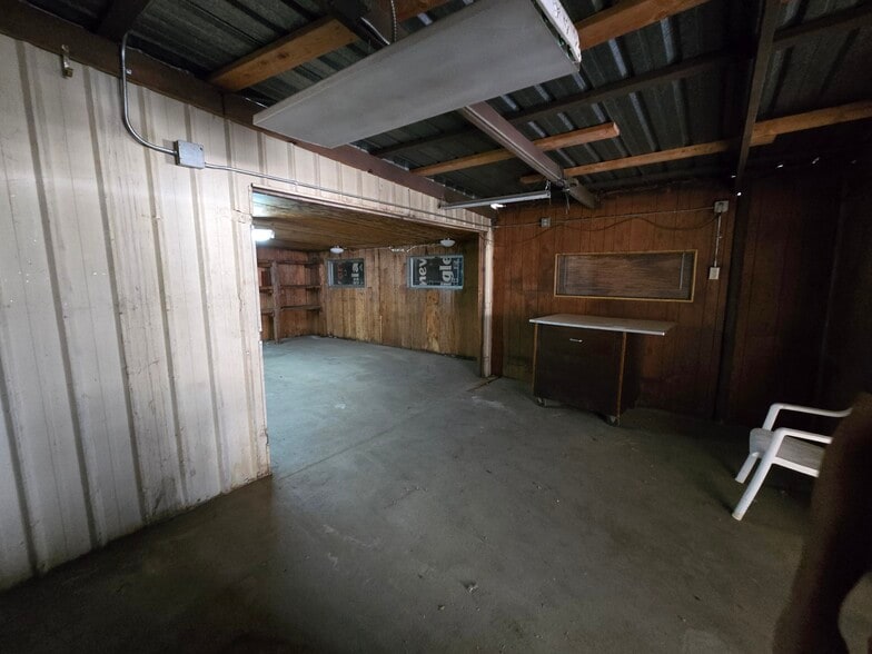 More Photos Of 258 E 5th St, Beaumont Warehouse For Sale