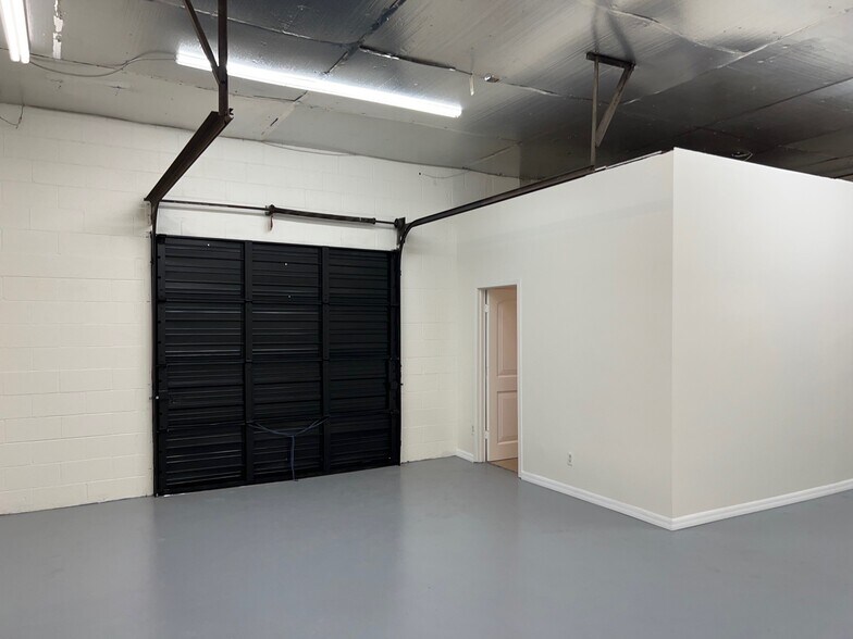 More Photos Of 7361 Ethel Ave, North Hollywood Service For Lease