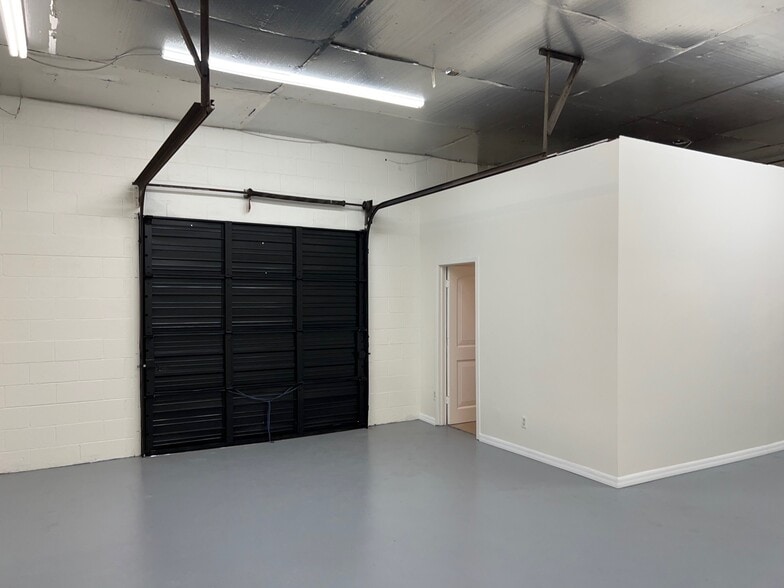 More Photos Of 7361 Ethel Ave, North Hollywood Service For Lease