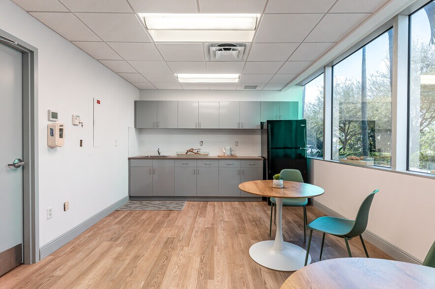 More Photos Of 1501 Corporate Dr, Boynton Beach Coworking Space