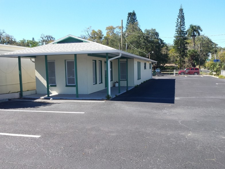 Primary Photo Of 1704 9th St W, Bradenton Storefront Retail Office For Lease