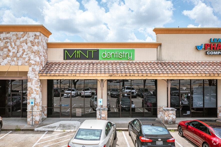 More Photos Of 9370-9380 W Sam Houston Pky S, Houston Unknown For Lease