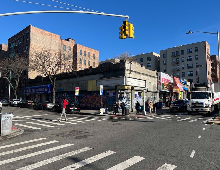 Primary Photo Of 151-157 E 170th St, Bronx Storefront For Lease