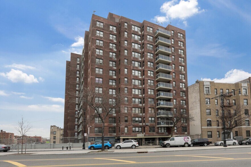 More Photos Of 1700 Grand Concourse, Bronx Apartments For Lease