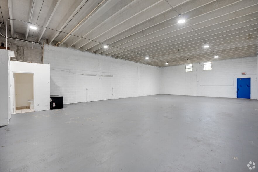 More Photos Of 12110-12158 SW 114th Pl, Miami Unknown For Lease