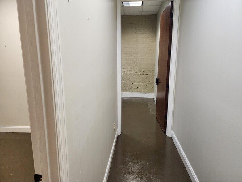 More Photos Of 301 S Collins St, Plant City General Retail For Sale