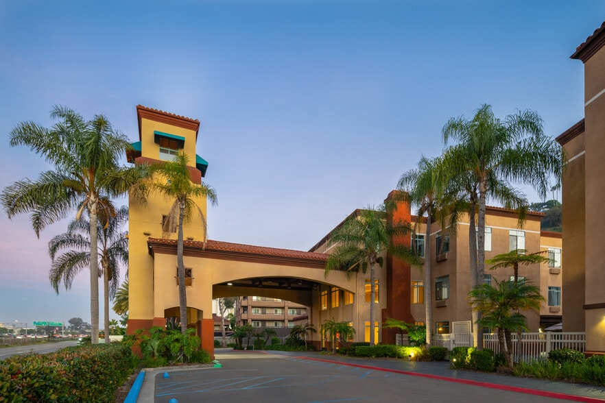 More Photos Of 631 Camino del Rio S, San Diego Hotel For Sale