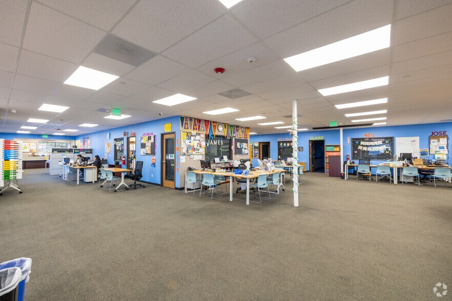 More Photos Of 2585 Cochran St, Simi Valley Freestanding For Sale