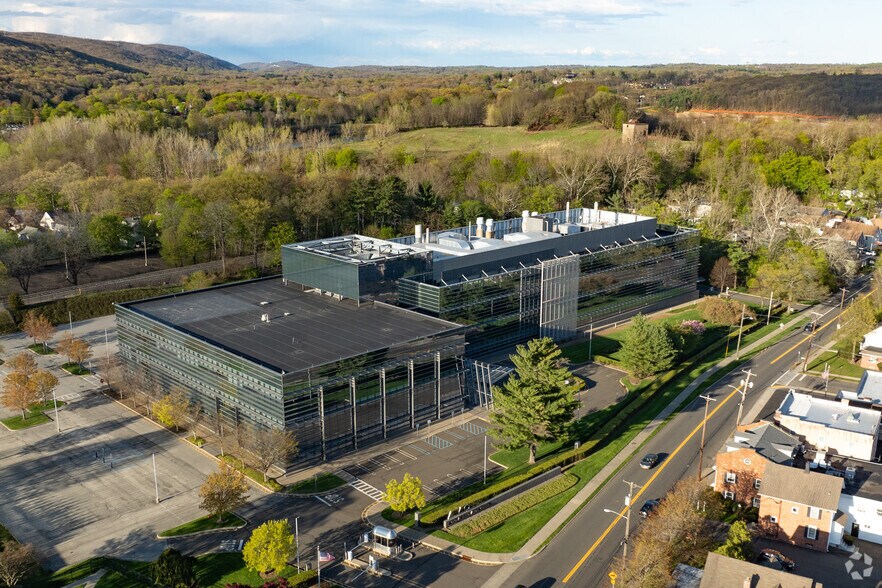 More Photos Of 1 Avon Pl, Suffern Manufacturing For Sale