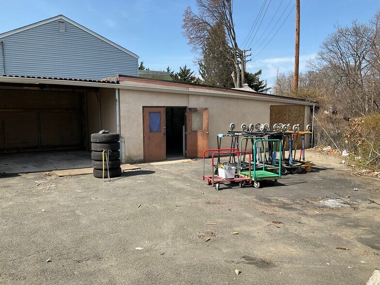 More Photos Of 1 Sago St, Clifton Flex For Lease