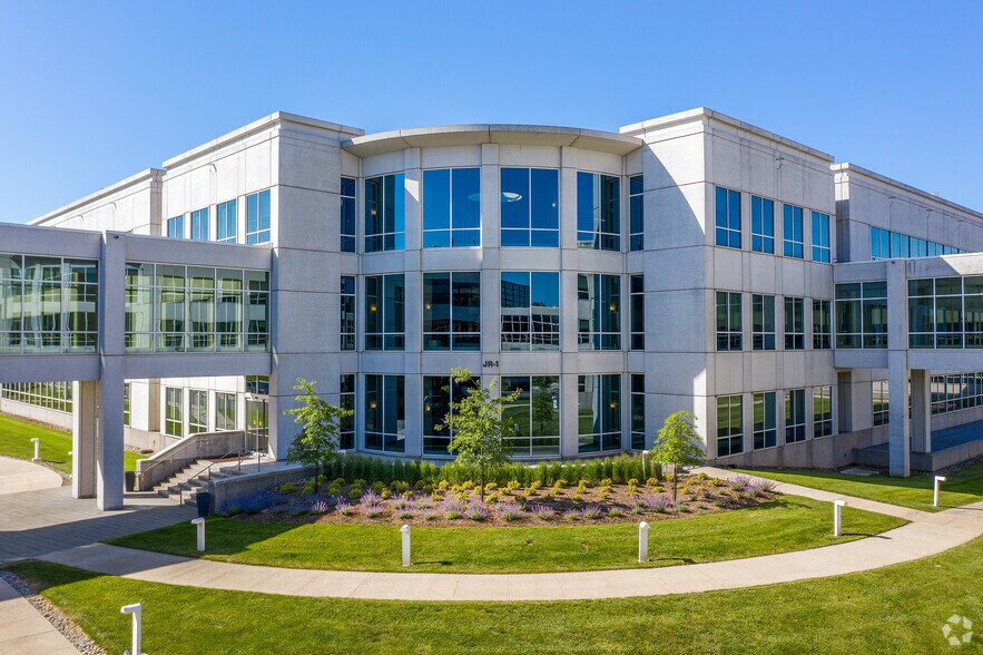 More Photos Of 1041 Route 202/206, Bridgewater Research And Development For Lease