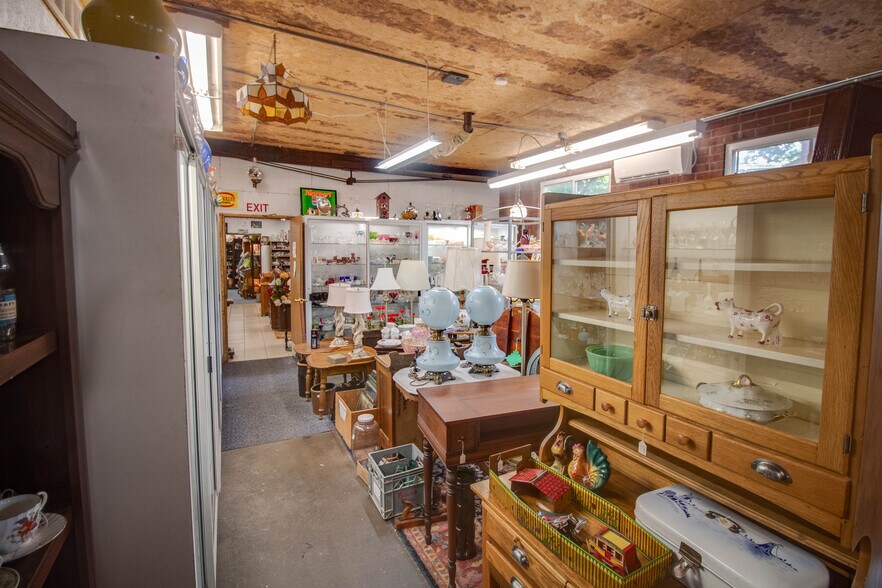 More Photos Of 1007 W Delmar Ave, Godfrey General Retail For Sale
