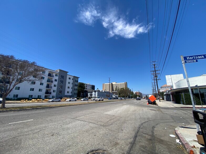 More Photos Of 5128 Vineland Ave, North Hollywood Storefront For Lease