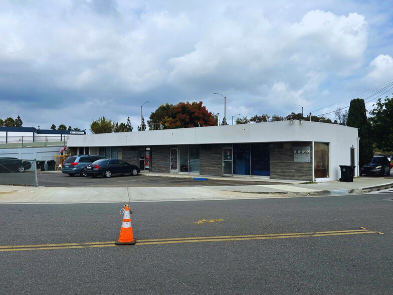 More Photos Of 2329-2335 W Sequoia Ave, Anaheim Storefront Retail Office For Lease