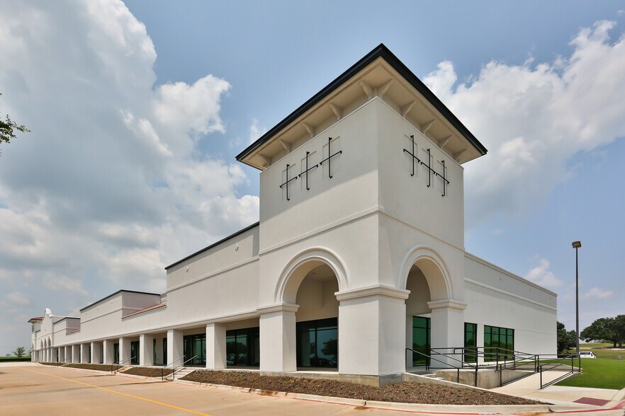 More Photos Of 5800 N Interstate 35, Denton Unknown For Lease