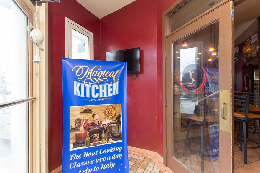 More Photos Of 11505 S Memorial Pky, Huntsville Storefront For Sale