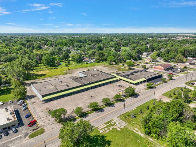 More Photos Of 3402 Richfield Rd, Flint Freestanding For Lease