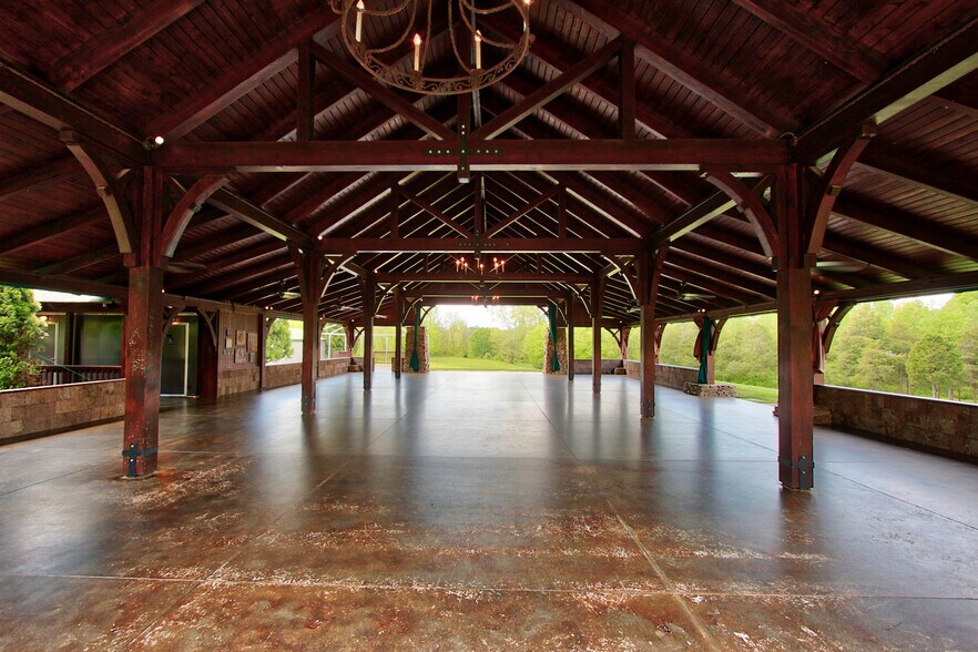 More Photos Of 2173 Wilkesboro Hwy, Statesville Sports And Entertainment For Sale