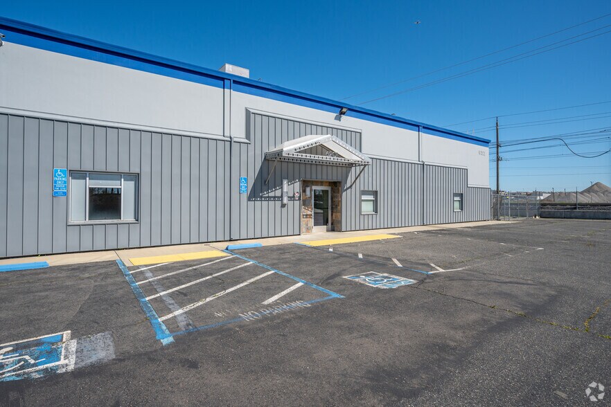 More Photos Of 6201 27th St, Sacramento Warehouse For Lease