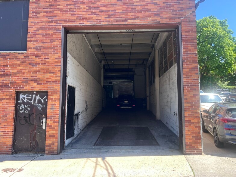 More Photos Of 80 Hartford Ave, Mount Vernon Warehouse For Sale