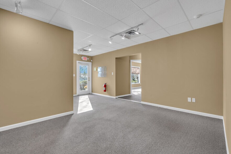 More Photos Of 1 Dag Hammarskjold Blvd, Howell Medical For Lease