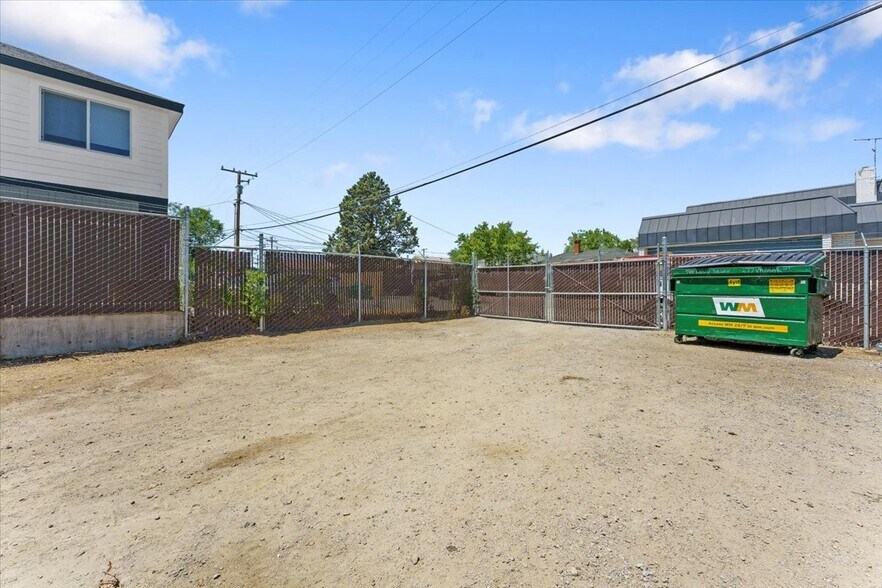 More Photos Of 277 Vassar St, Reno Freestanding For Sale