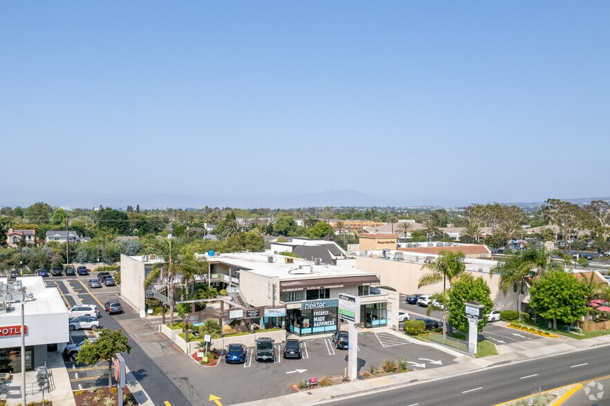 More Photos Of 474 E 17th St, Costa Mesa Storefront Retail Office For Lease