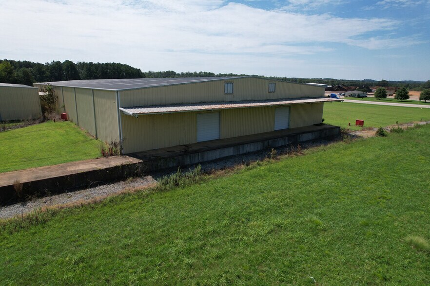 More Photos Of 551 York Rd, Blacksburg Warehouse For Sale