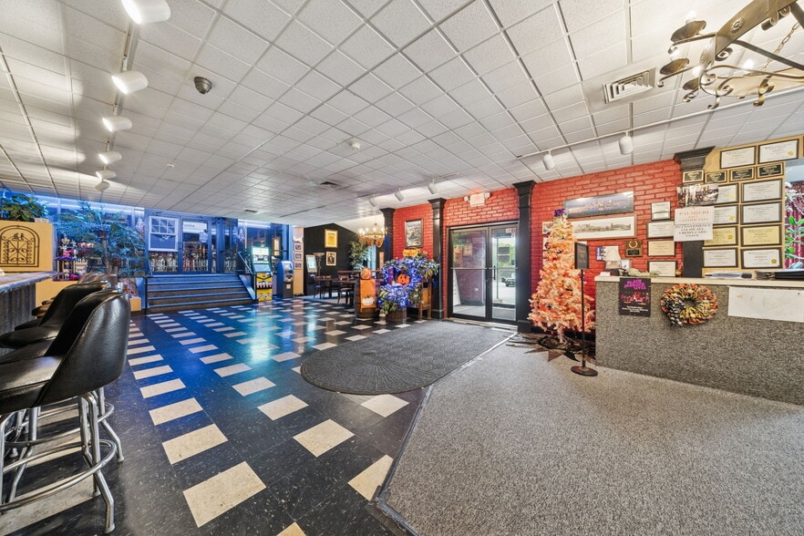 More Photos Of 951 Old Frankstown Rd, Pittsburgh Restaurant For Sale