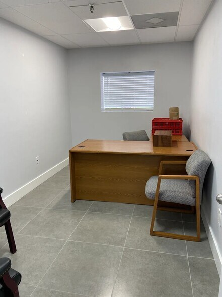 More Photos Of 1816 57th St, Sarasota Warehouse For Sale