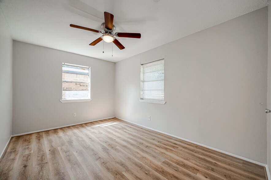 More Photos Of 8814 Manus St, Houston Apartments For Sale