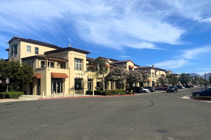 More Photos Of 202 Village Commons Blvd, Camarillo Storefront Retail Residential For Sale