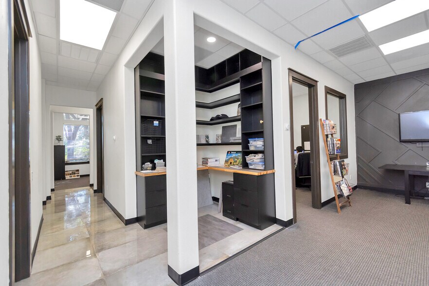 More Photos Of 8125 N Sam Houston Pky W, Houston Medical For Sale