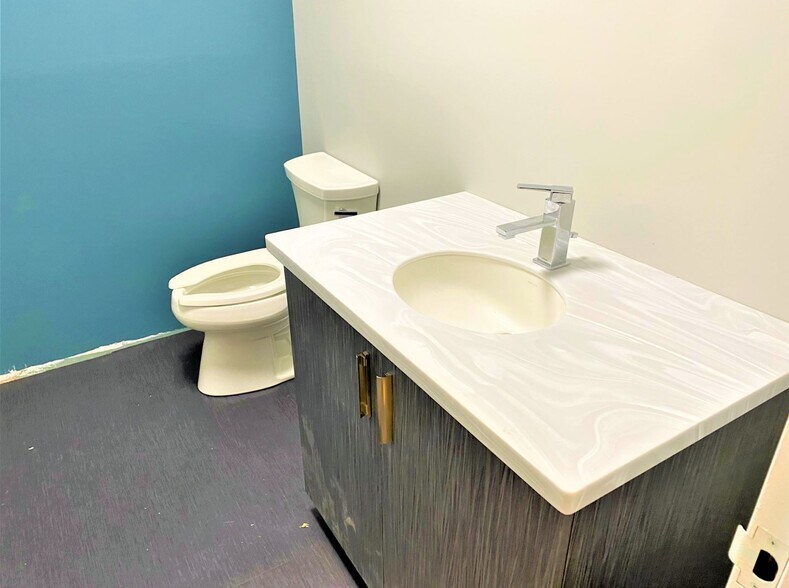 More Photos Of 2002 Ludlow St, Philadelphia Office For Lease