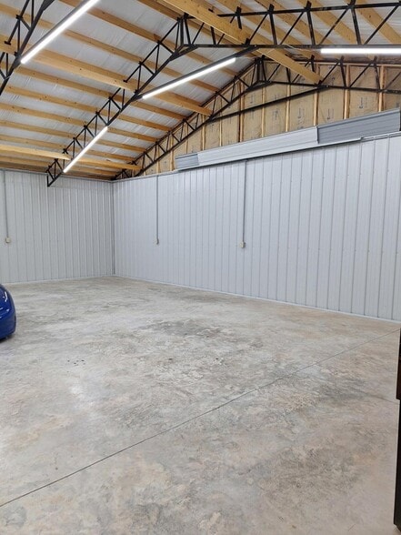 More Photos Of 561 Southern Hwy, Pine Knot Flex For Sale